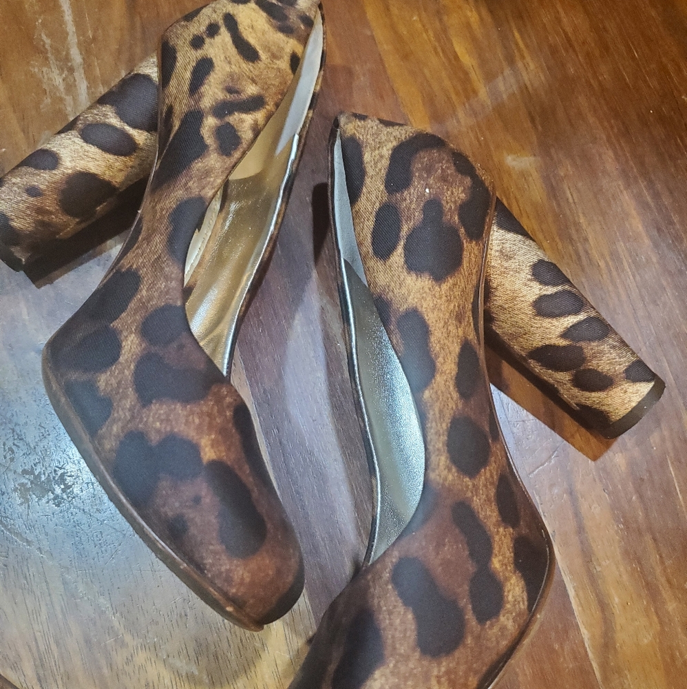 Dolce & Gabbana Authentic leopard print heels, ladies size 37.5